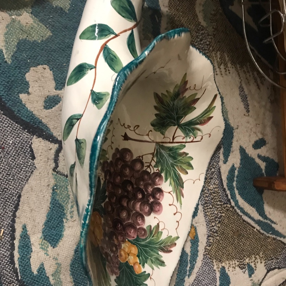 Hand painted dish - Picture 3 of 15
